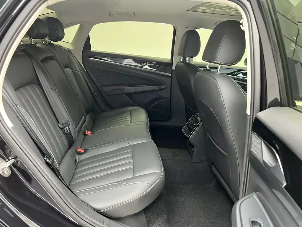 Volkswagen Passat — фото 2