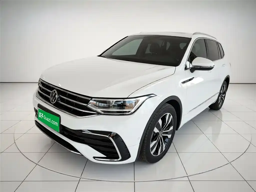 Volkswagen Tiguan L — фото 7