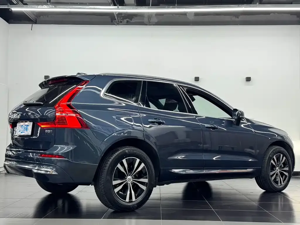 Volvo XC60 — фото 9