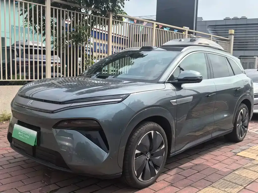 BYD Tang L — фото 1