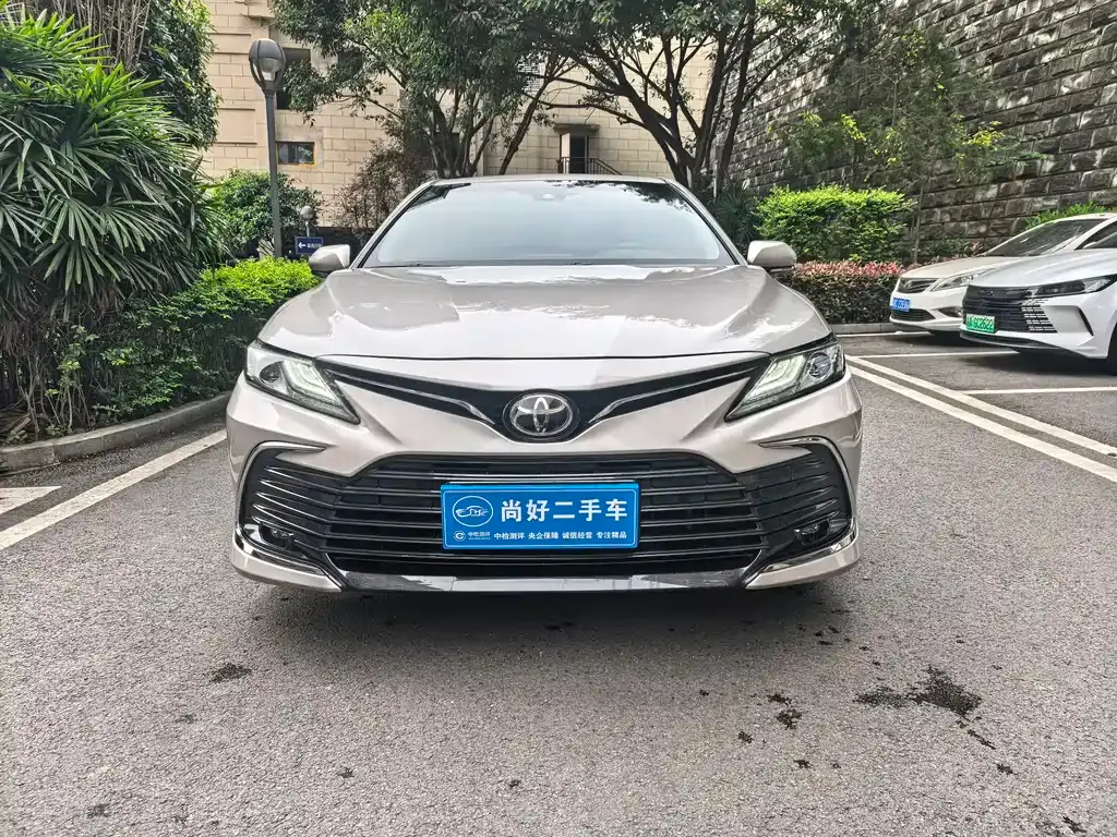 Toyota Camry — фото 10