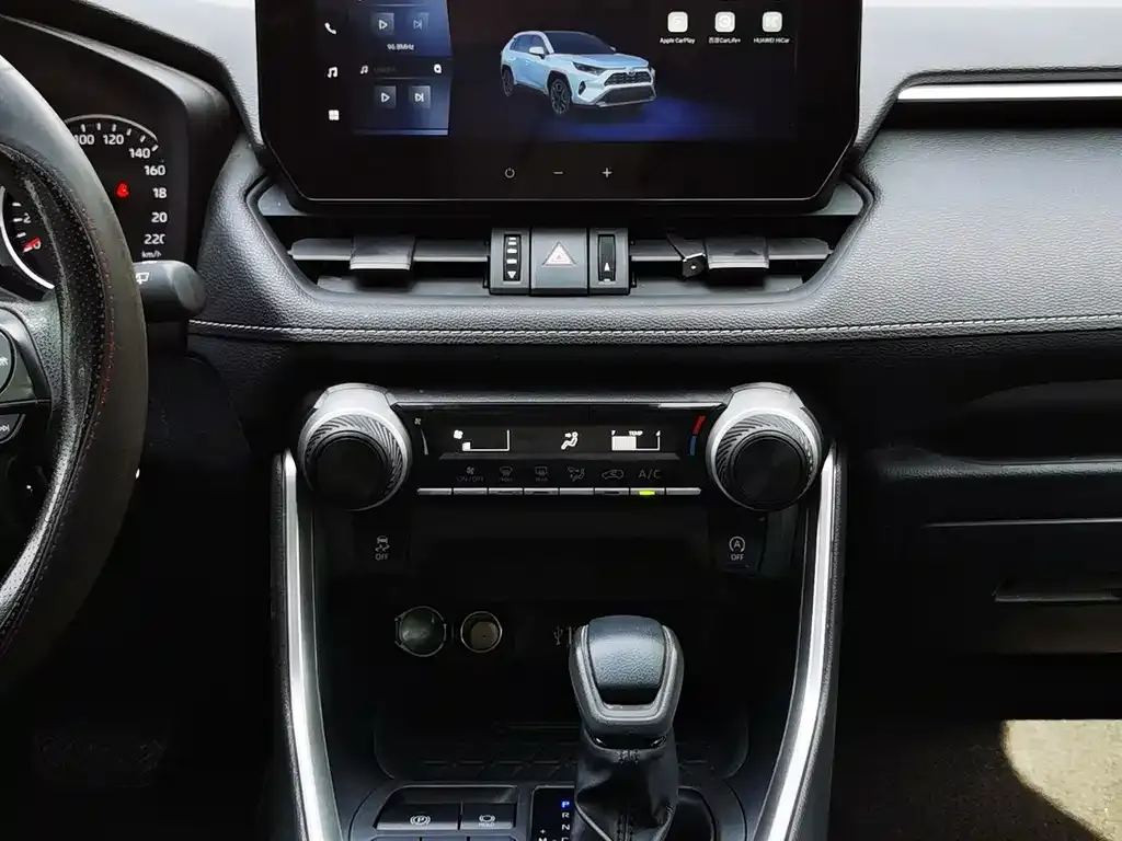 Toyota RAV4 — фото 3