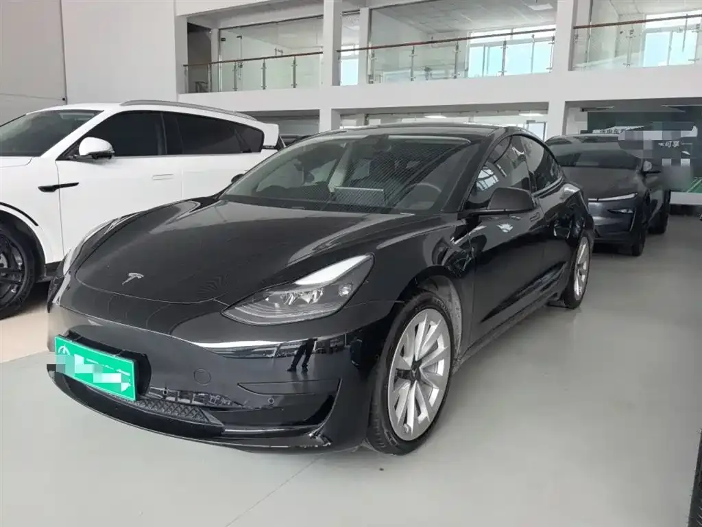 Tesla Model 3 — фото 5