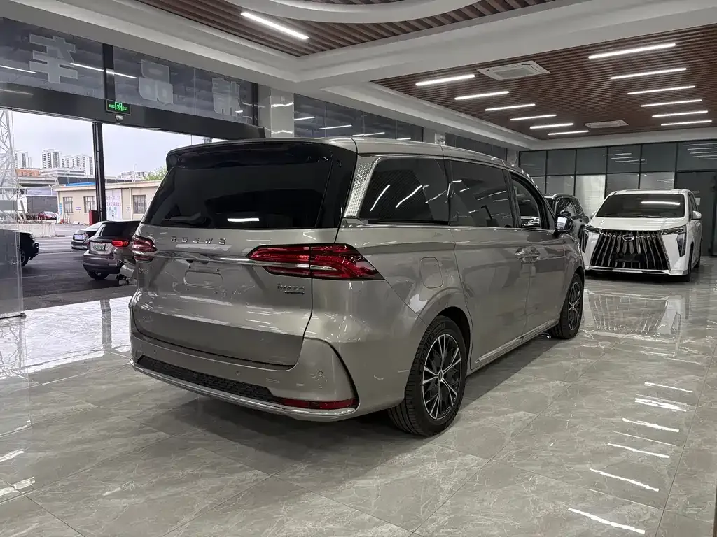 Roewe iMAX8 — фото 2