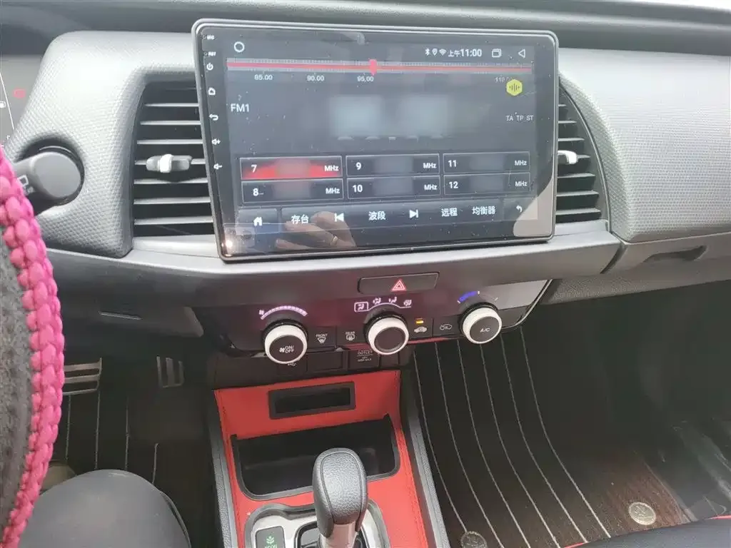 Honda Fit — фото 10