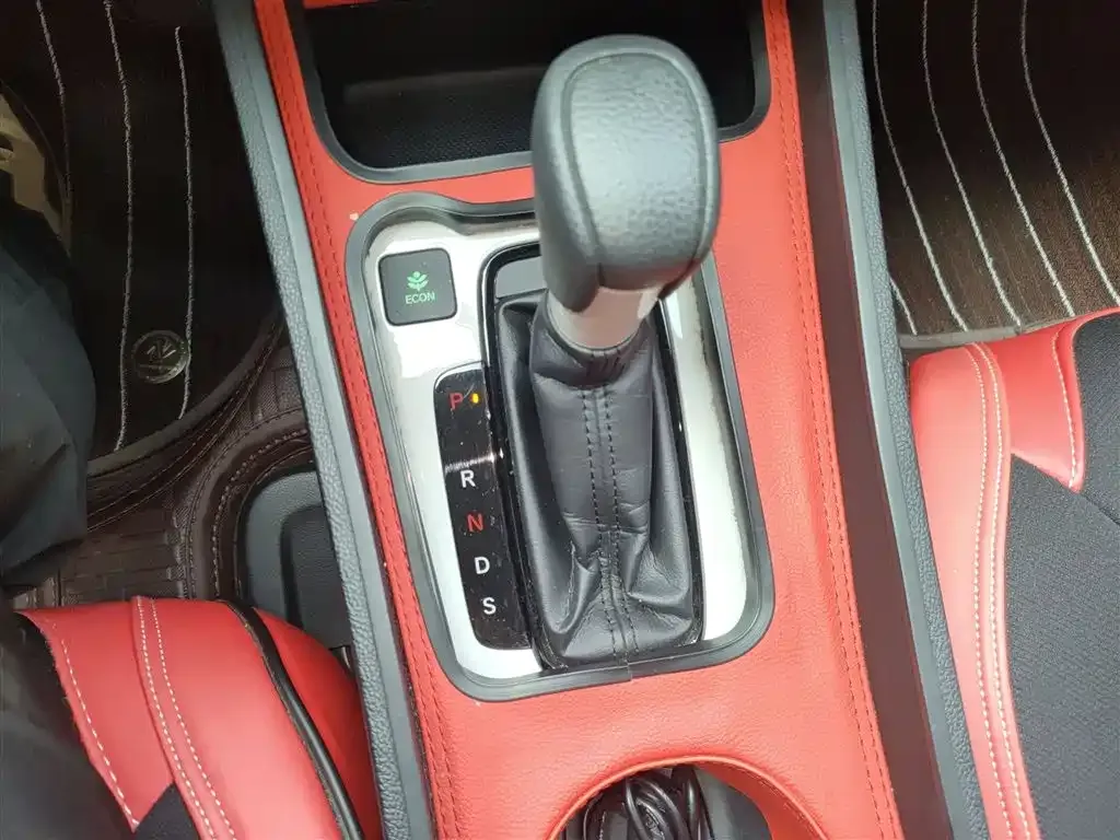 Honda Fit — фото 8