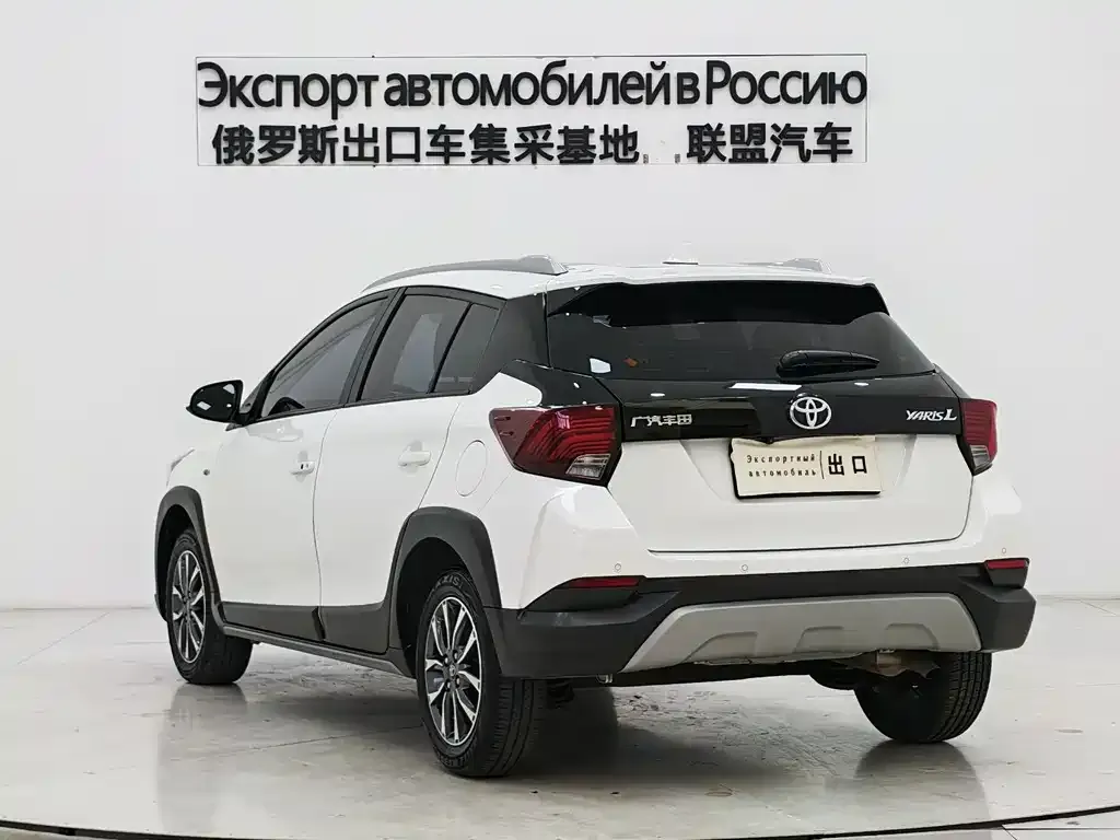Toyota Yaris L — фото 5
