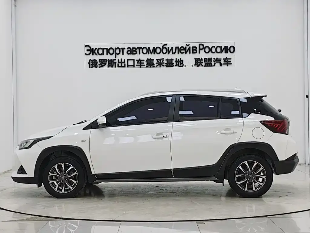 Toyota Yaris L — фото 8