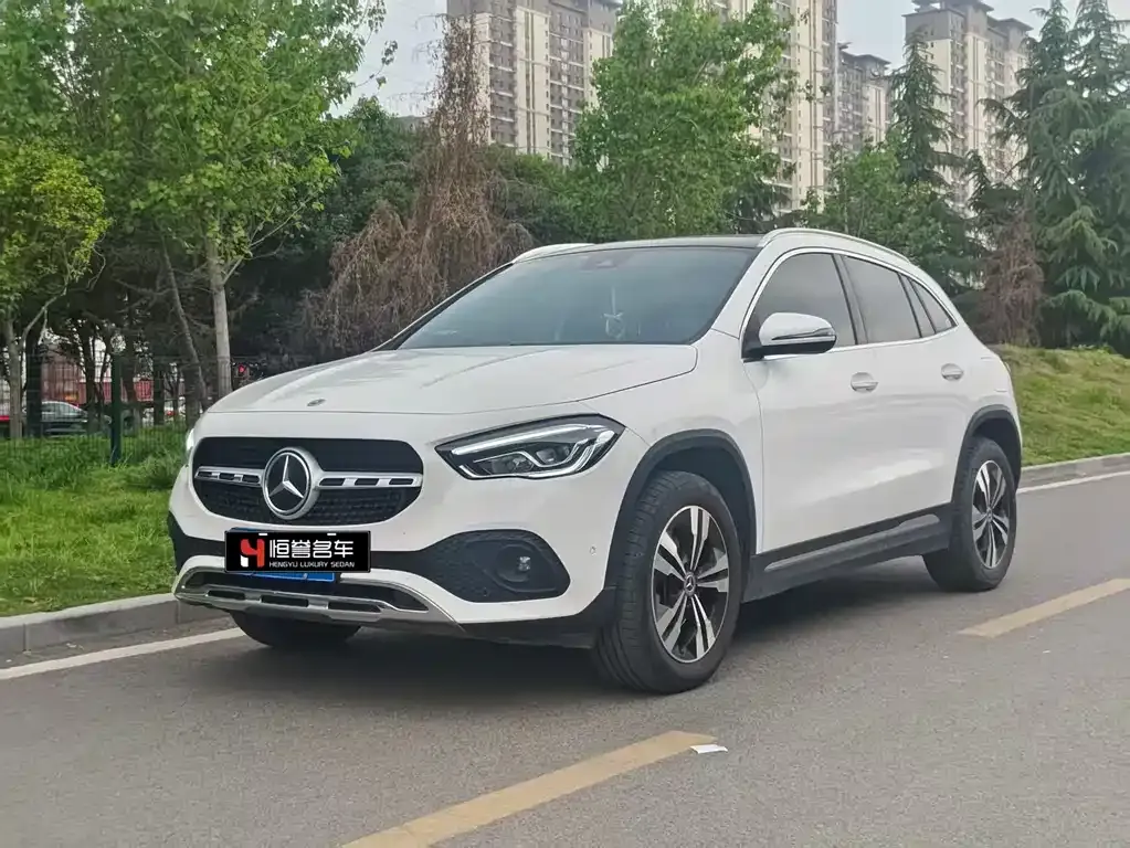 Mercedes-Benz GLA — фото 1