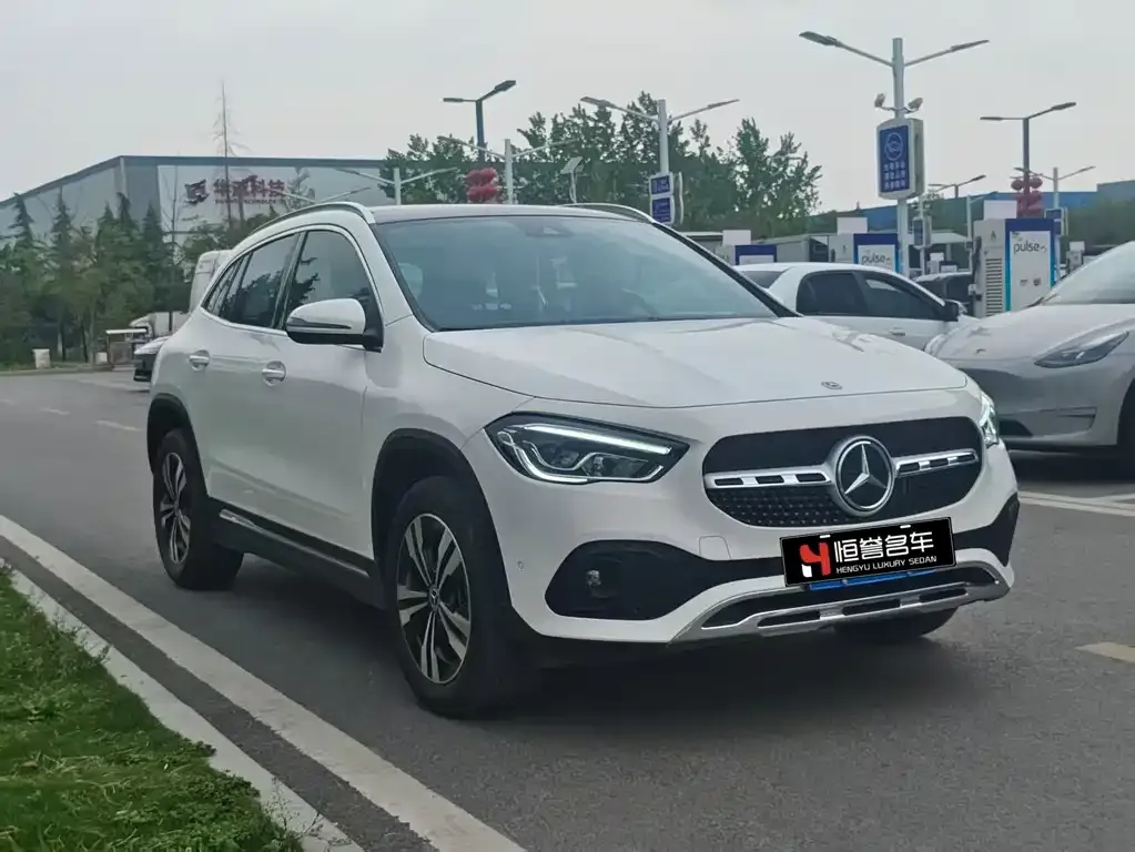 Mercedes-Benz GLA — фото 6