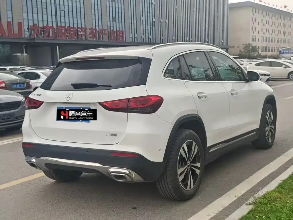 Mercedes-Benz GLA — фото 7