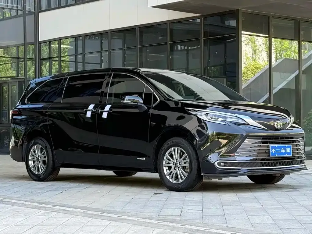Toyota Sienna — фото 7