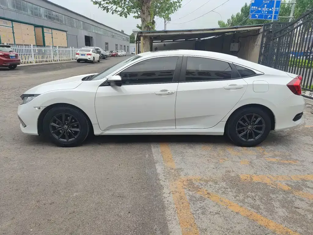 Honda Civic — фото 8