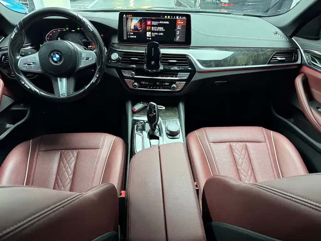 BMW 5 Series — фото 10