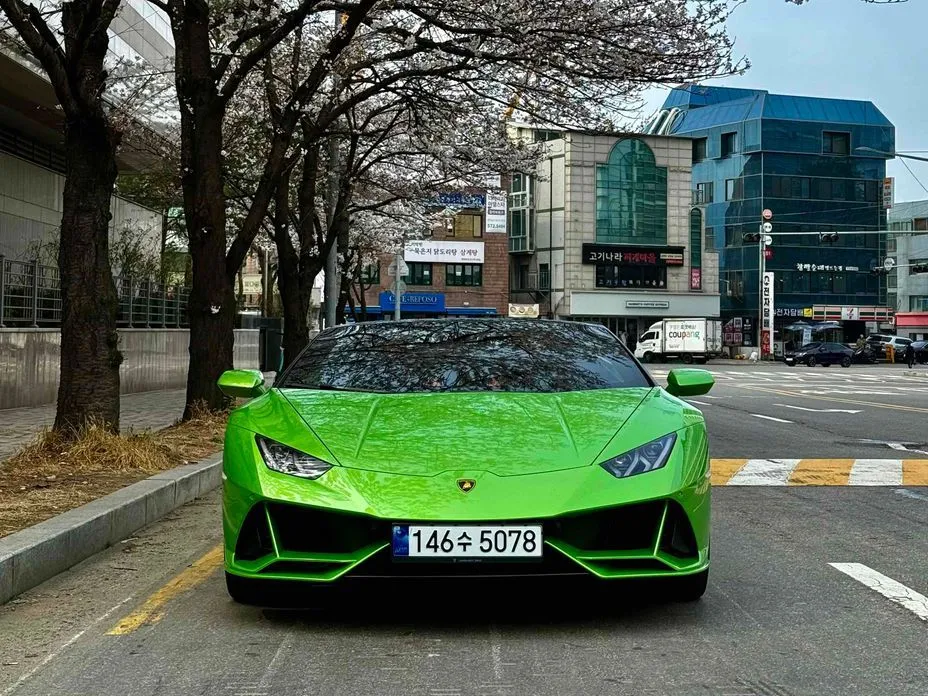 Lamborghini Huracan — фото 1