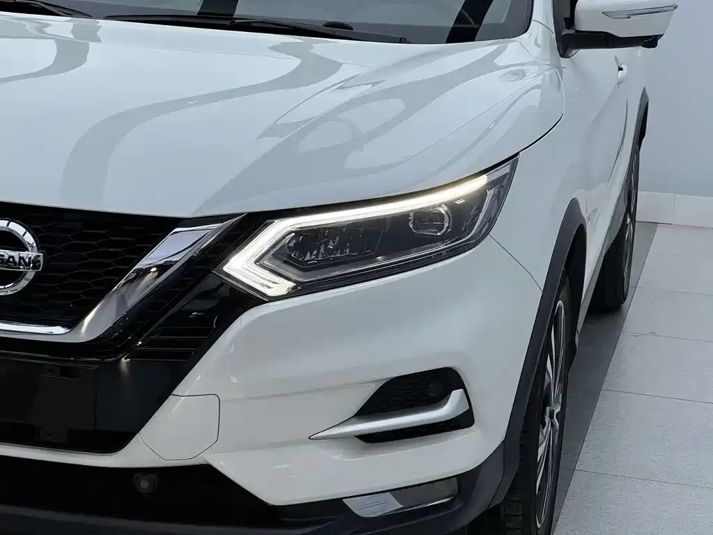 Nissan Qashqai — фото 9