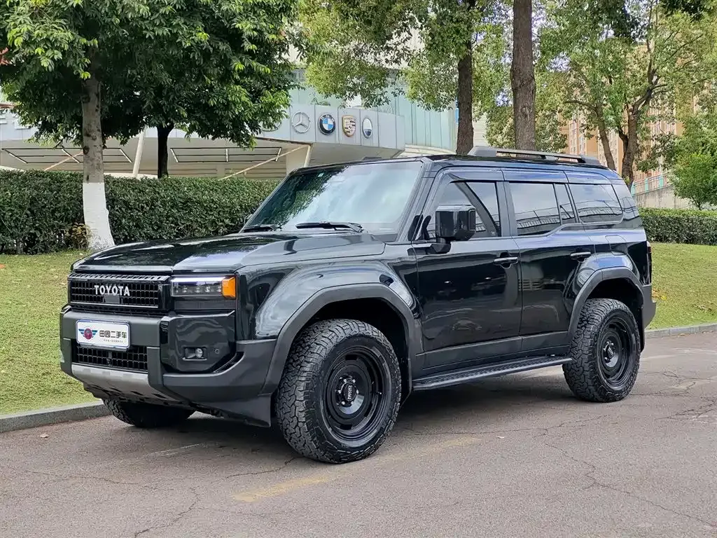 Toyota Prado — фото 1