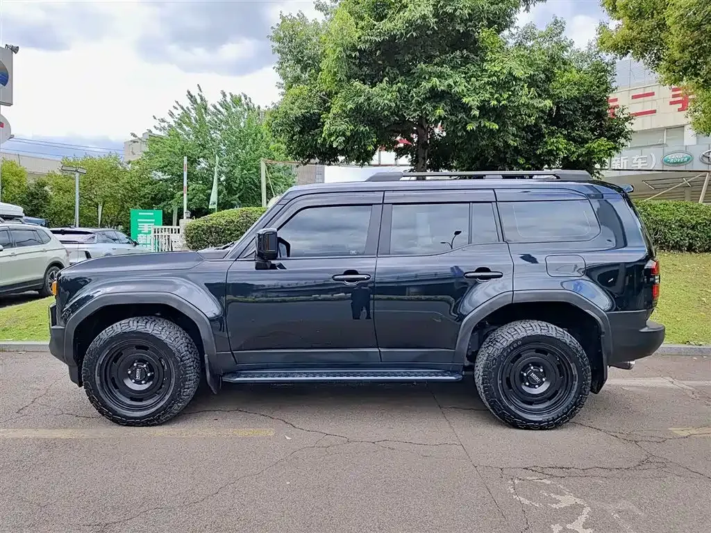 Toyota Prado — фото 10