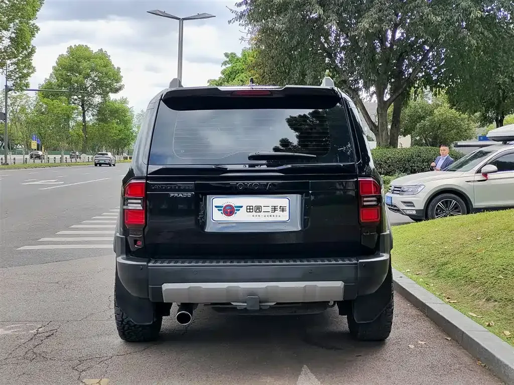 Toyota Prado — фото 4