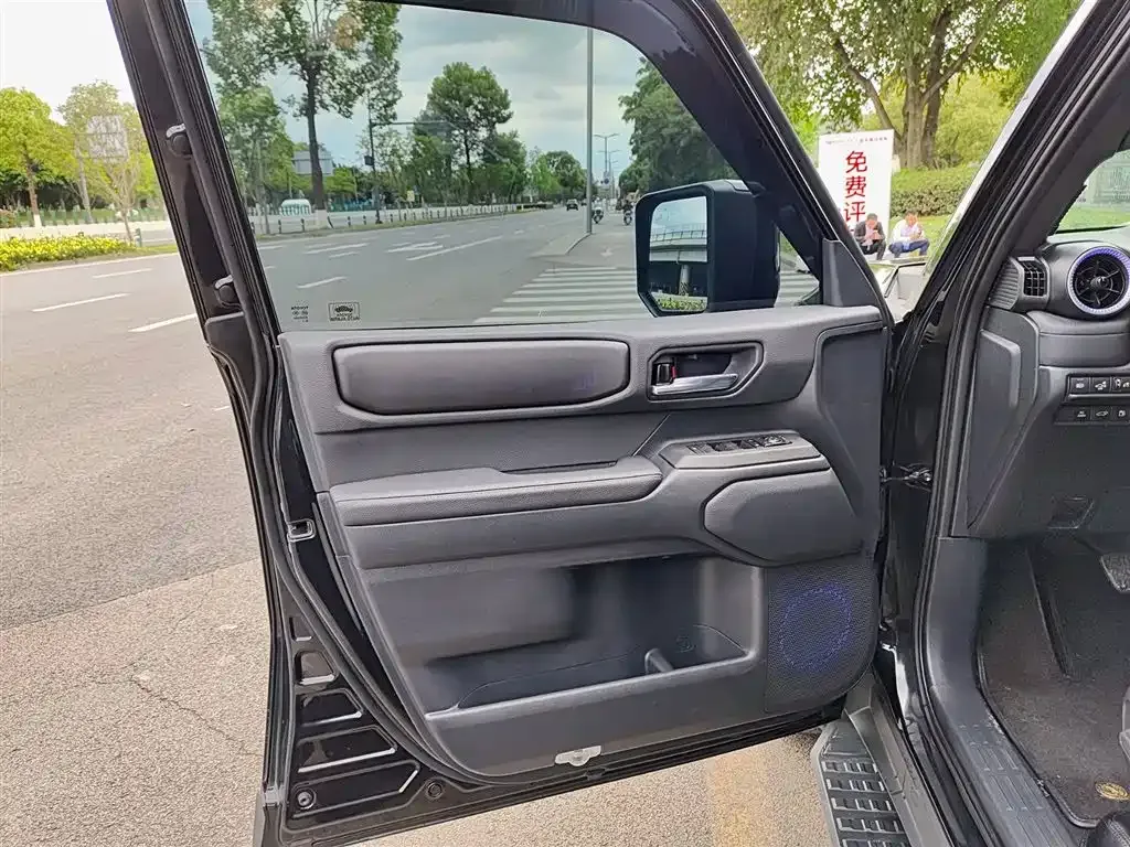 Toyota Prado — фото 3