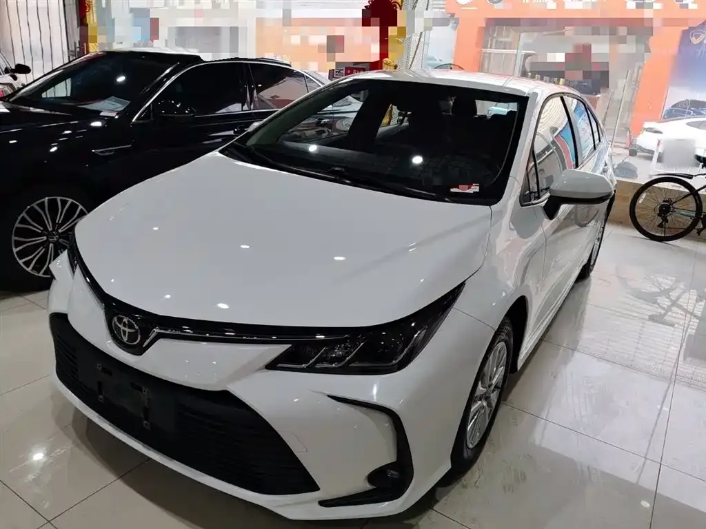 Toyota Corolla — фото 1