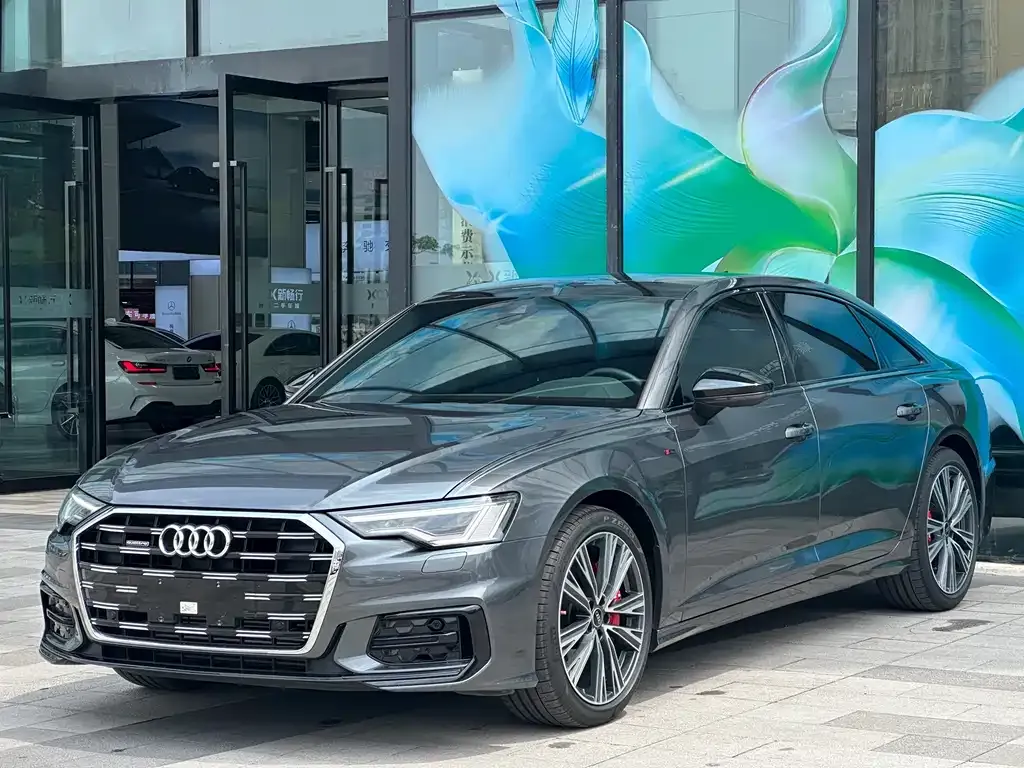 Audi A6L — фото 1