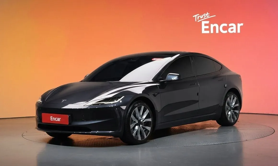 Tesla Model 3 — фото 1