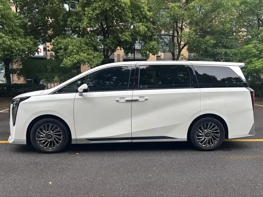 GAC Motor Trumpchi M8 — фото 8