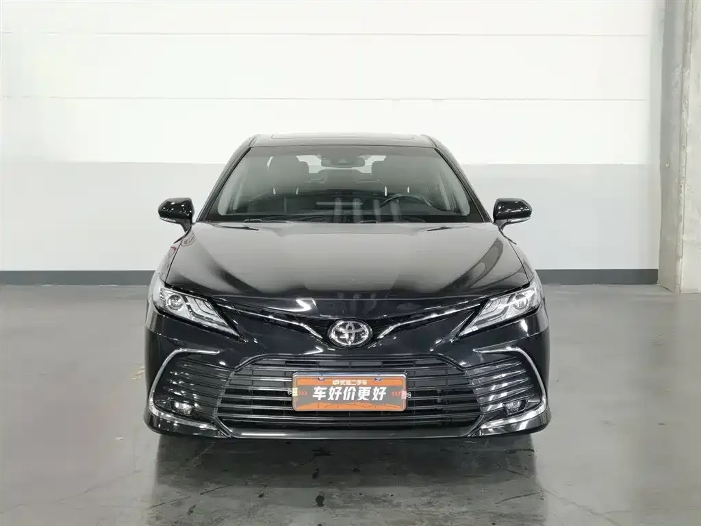 Toyota Camry — фото 4