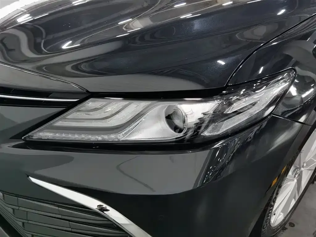 Toyota Camry — фото 10