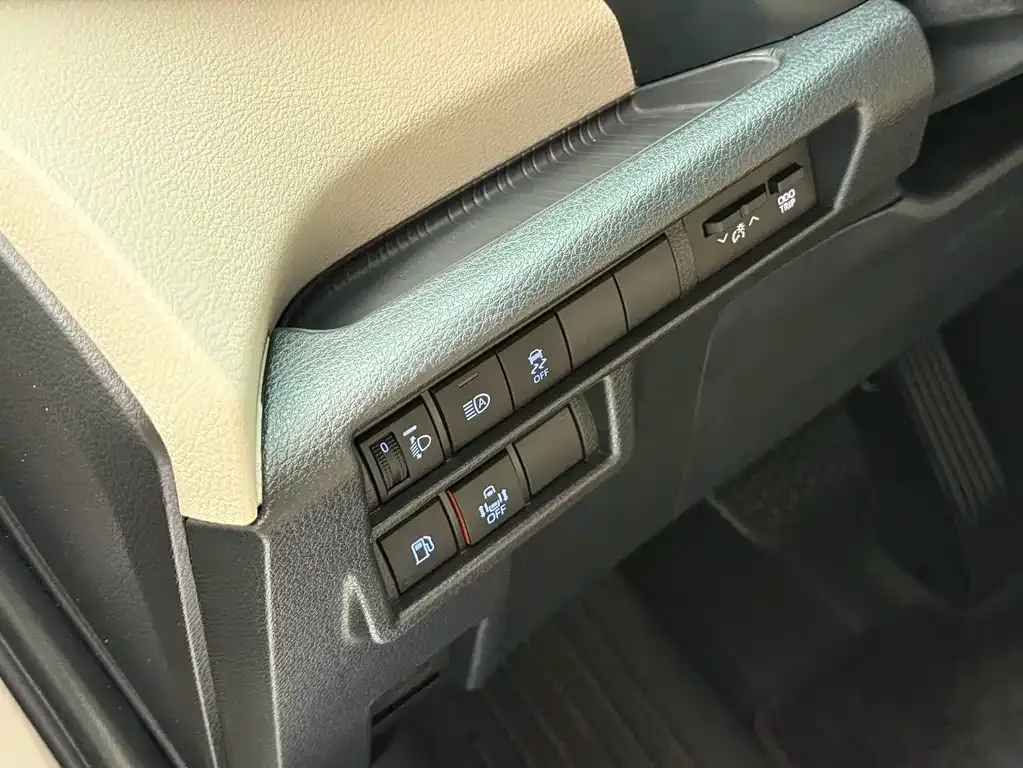Toyota Sienna — фото 2