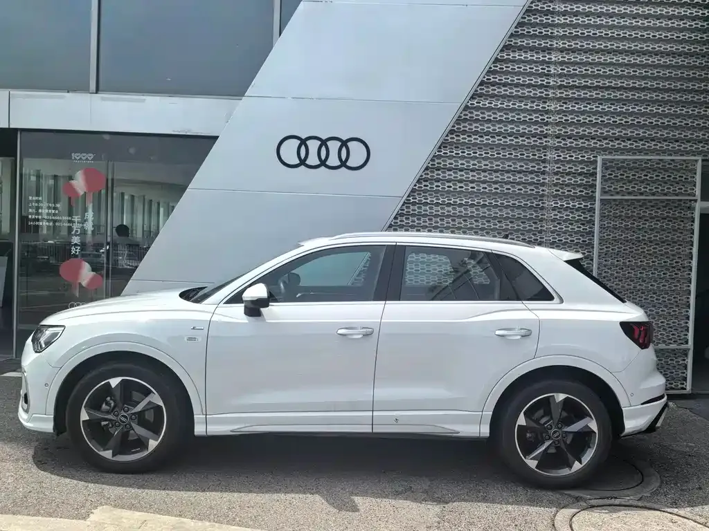 Audi Q3 — фото 10