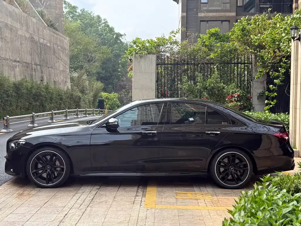 Mercedes-Benz E-Class AMG — фото 8