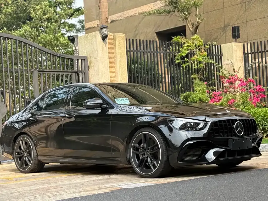Mercedes-Benz E-Class AMG — фото 6