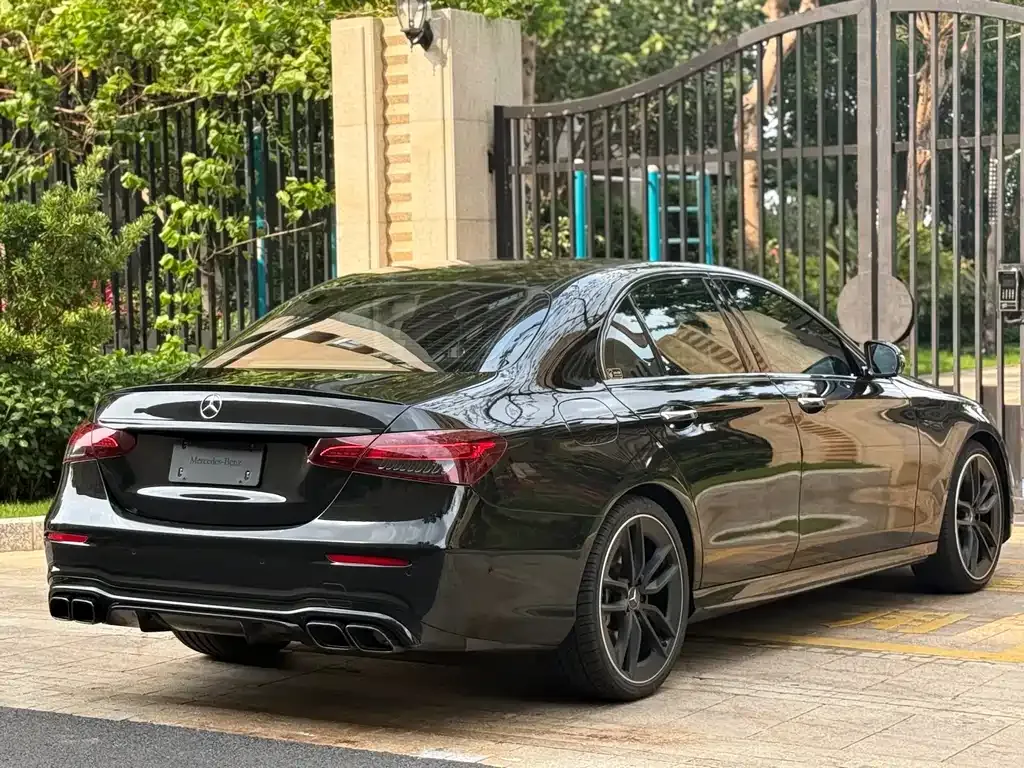 Mercedes-Benz E-Class AMG — фото 7