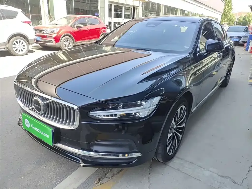 Volvo S90 — фото 1