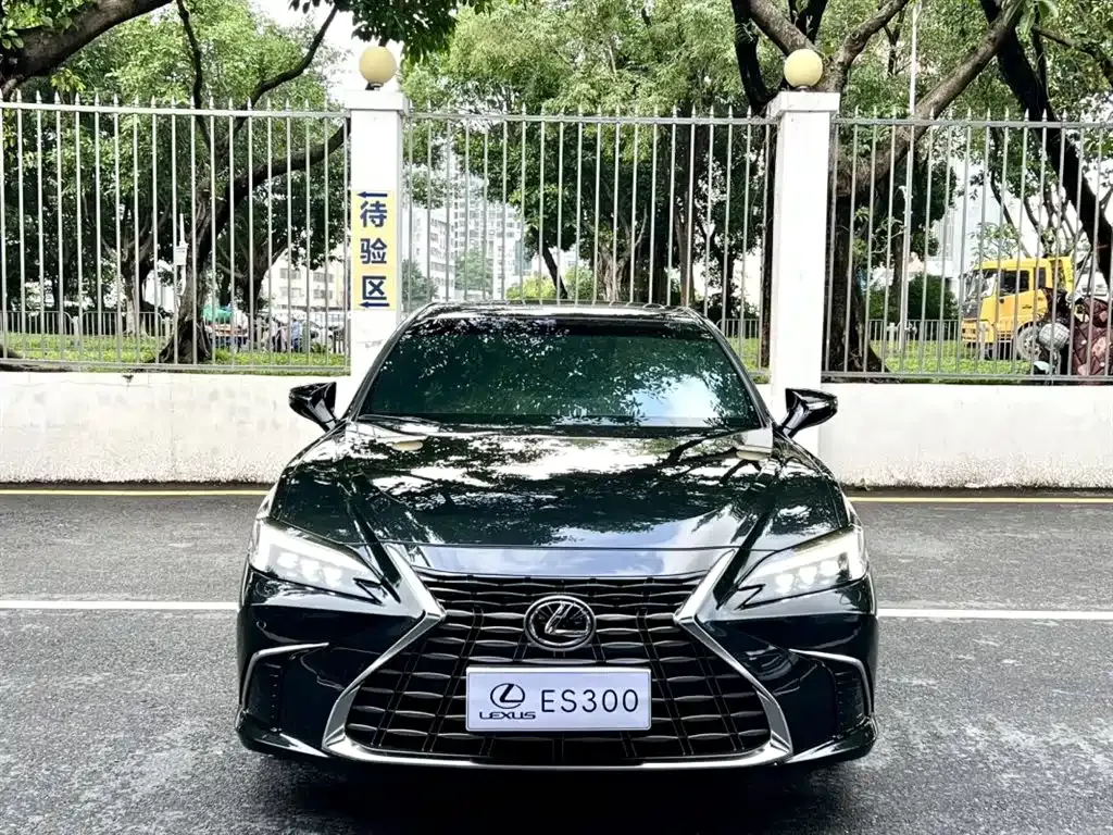 Lexus ES — фото 9