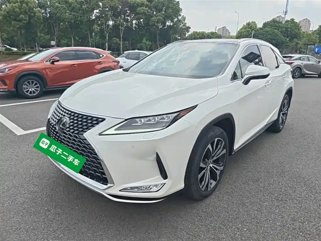 Lexus RX — фото 1