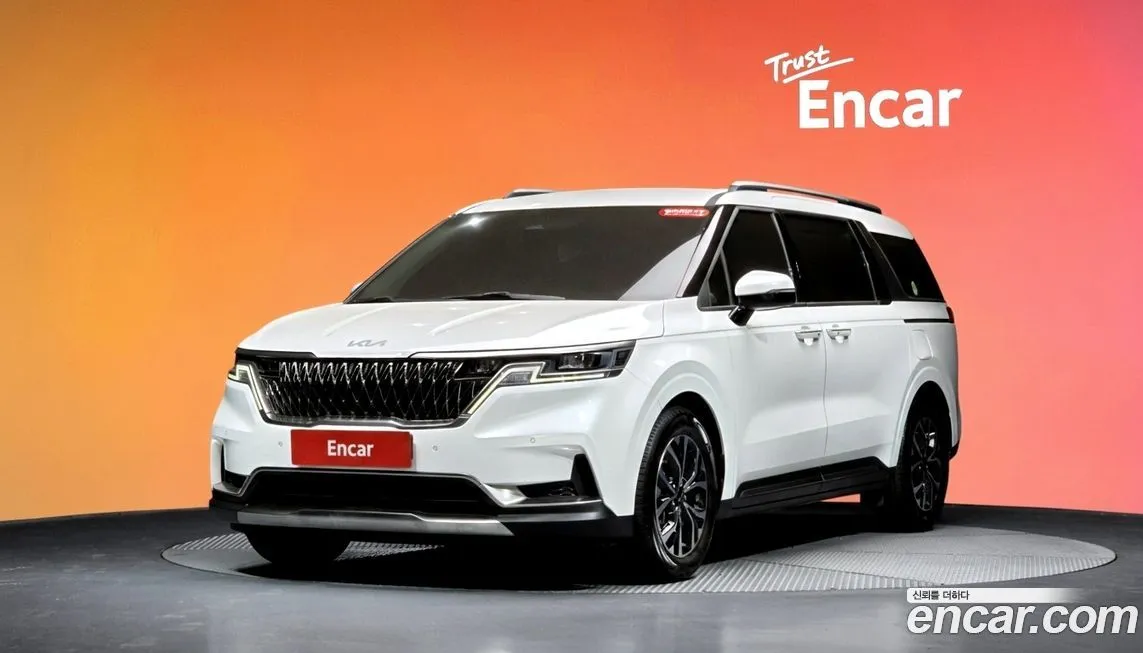 Kia Carnival — фото 1