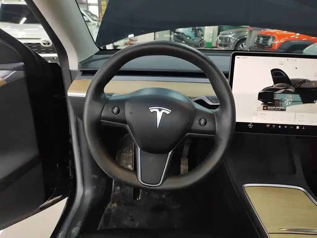Tesla Model Y — фото 7