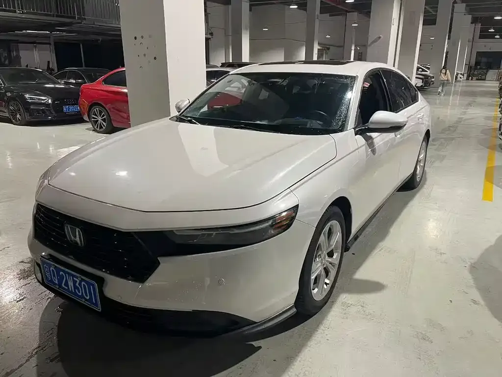 Honda Accord — фото 1