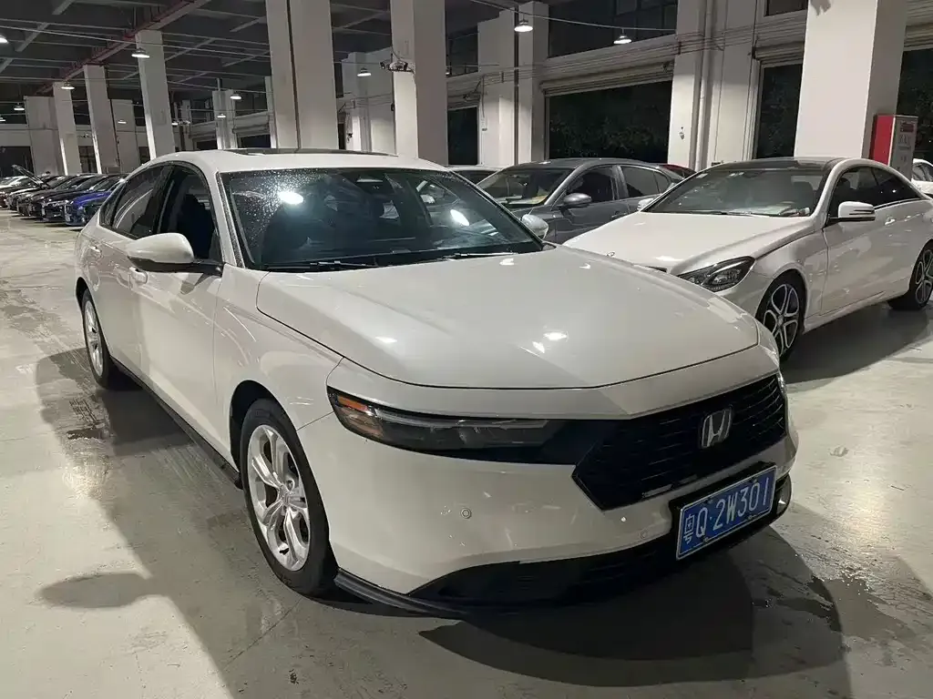 Honda Accord — фото 7