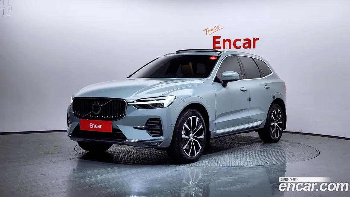 Volvo XC60 — фото 1