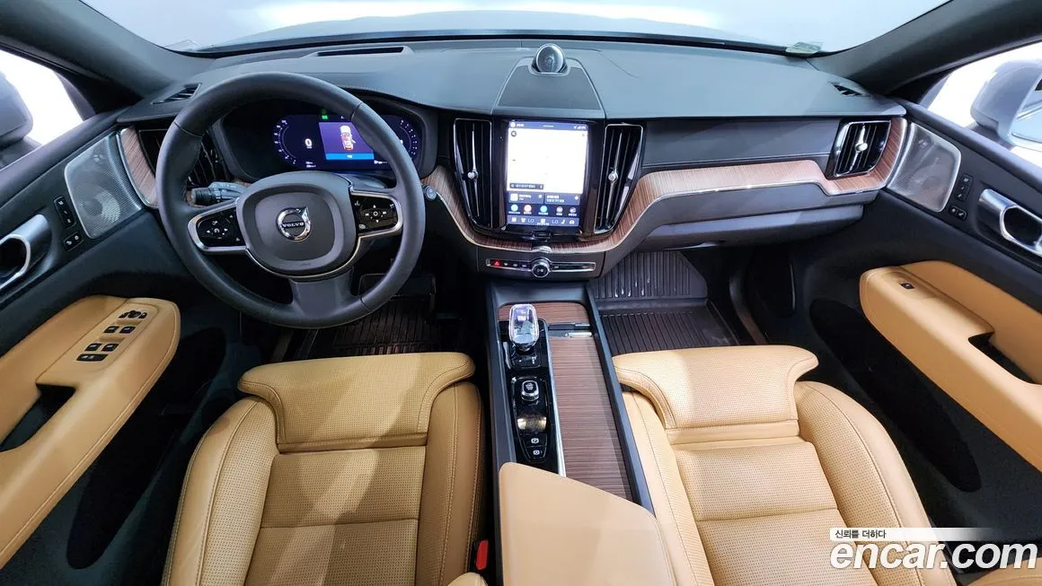 Volvo XC60 — фото 10