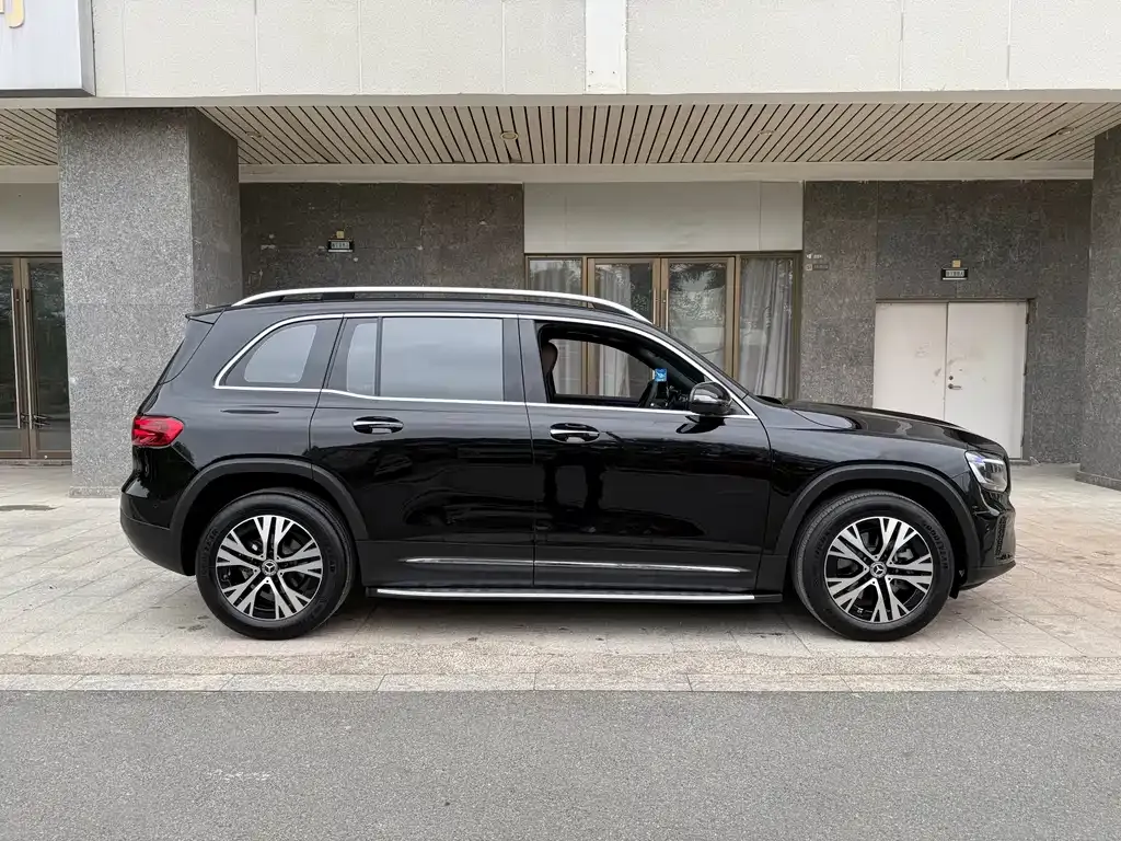 Mercedes-Benz GLB — фото 7