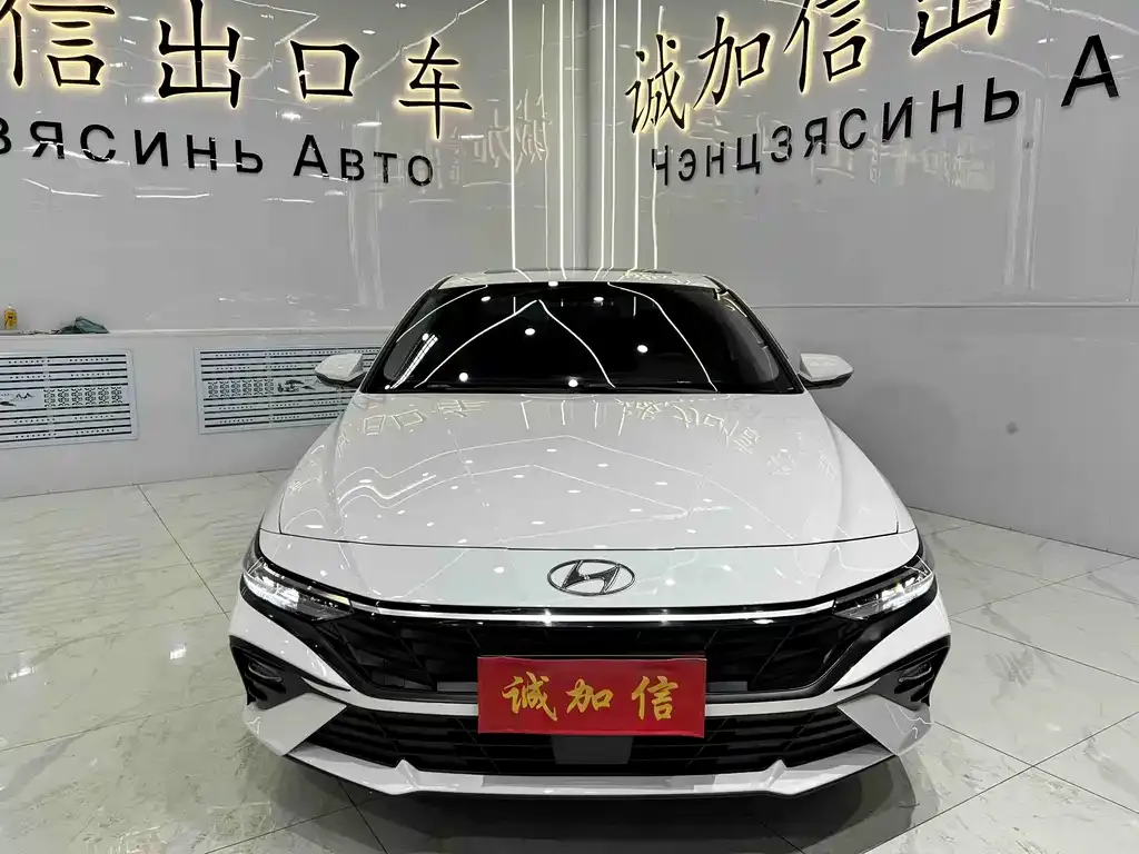 Hyundai Elantra — фото 2