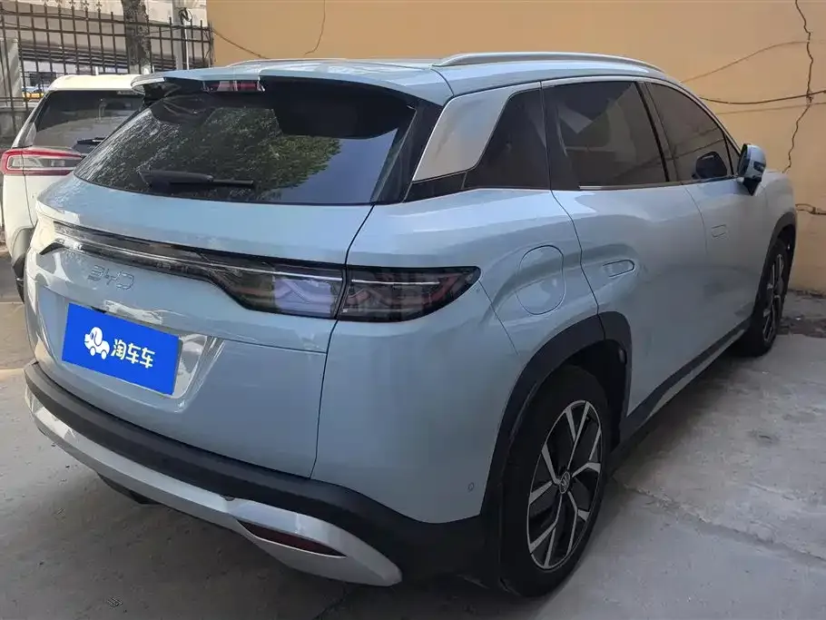 BYD L DM-i — фото 10