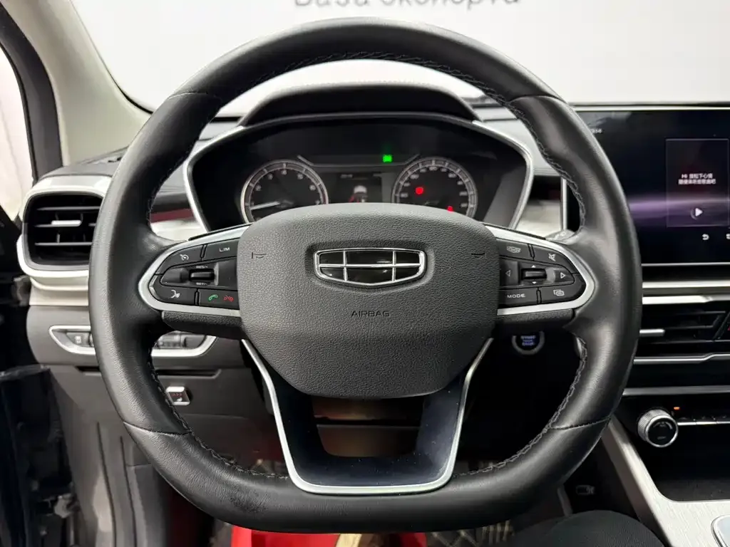 Geely Binyue — фото 10