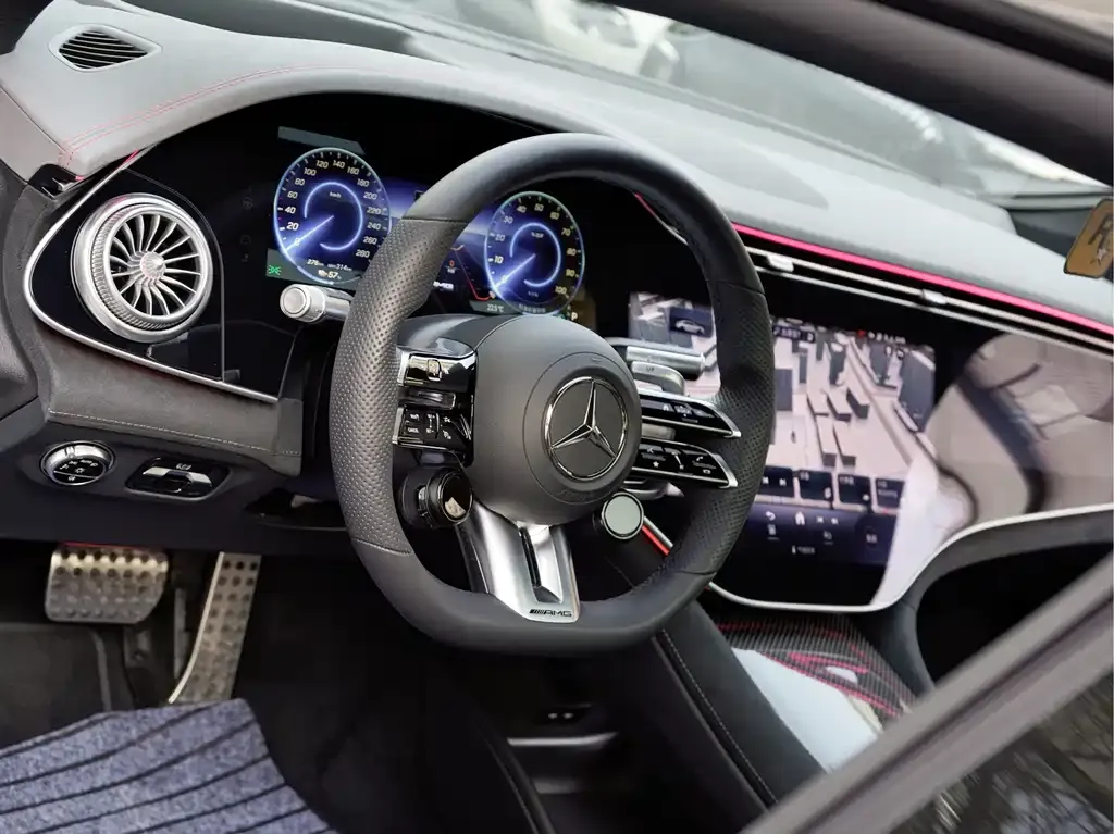 Mercedes-Benz EQS AMG — фото 8