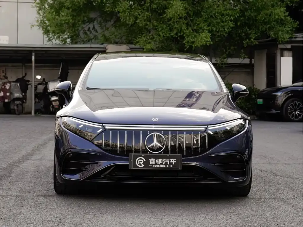 Mercedes-Benz EQS AMG — фото 7
